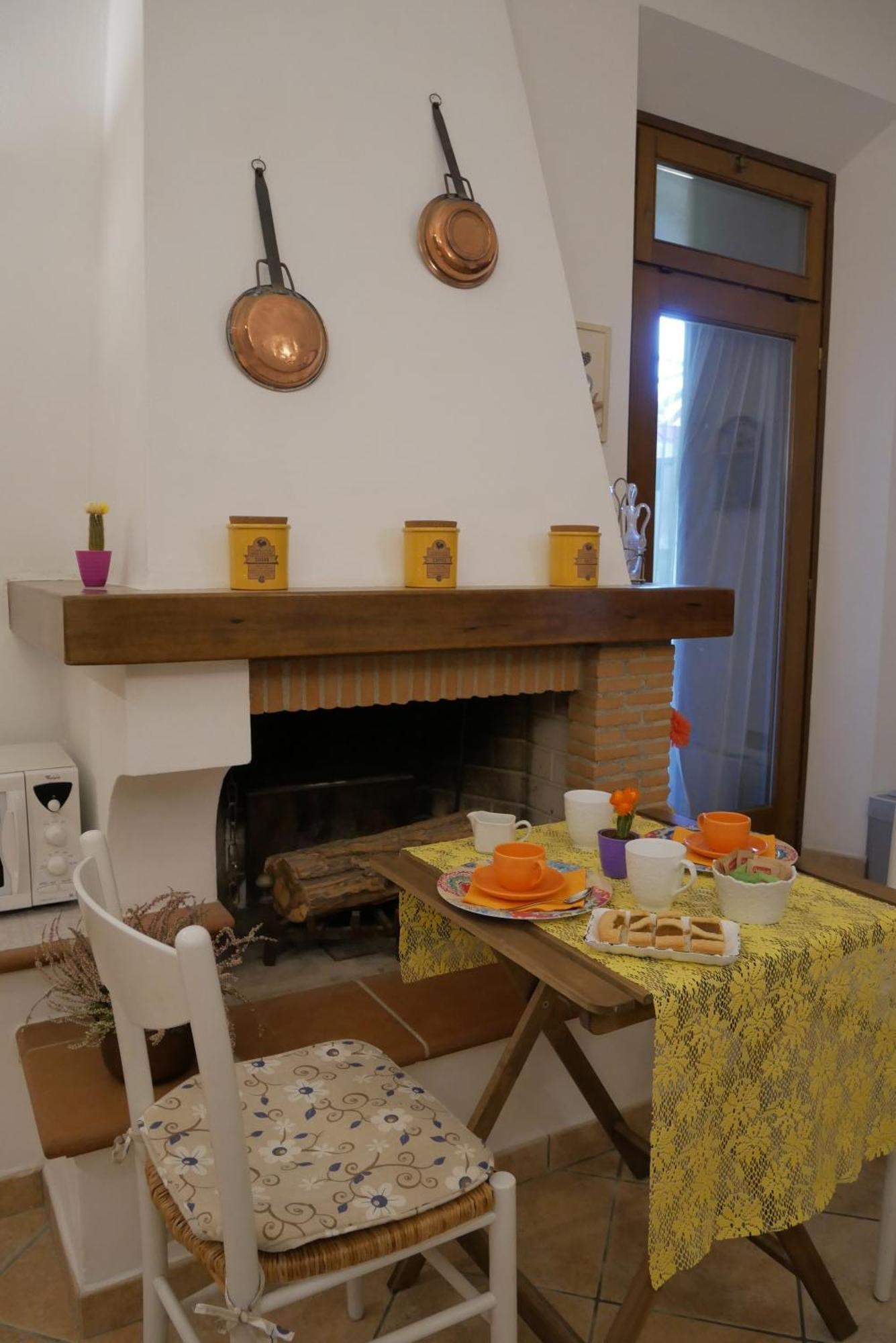 Antica Bottega Di *